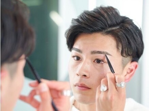 【本町通り】≪休日数は選択制≫≪土日休みOK≫≪社会保険完備≫≪個室&フラットシャンプー≫メンズスタイルが得意はスタイリストにオススメ！「hair&mens eyebrow W 和歌山店（ヘアアンドメンズアイブロウダブルワカヤマ）」からスタイリスト（美容師）の求人☆★☆