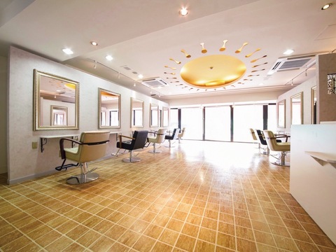 【JR和歌山駅前】≪月収100万円の実績あり≫高還元・高品質・高単価な人気ヘアサロン！完全マンツーマン接客・口コミ高評価サロン！≪指名50％〜55%／フリー40％〜43%還元≫≪保障報酬制度あり≫≪正社員・パート・アルバイトも募集OK≫仕事とプライベートの充実が可能なサロンです！「Lafesta HAIR 和歌山駅前店（ラフェスタヘアーワカヤマエキマエテン）」からスタイリスト（美容師）の求人★☆