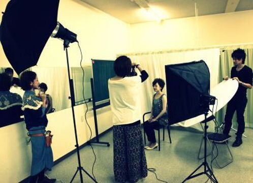 【尺土】◆◇社会保険完備◇◆スタッフさんが長く活躍できるような職場環境が完備★研修体制もしっかりしているので、経験が浅くても安心してくださいね♪ファミリー層を中心に注目を集めるサロンla luna oz (ラルーナオズ)からアシスタント(美容師)の求人☆★☆