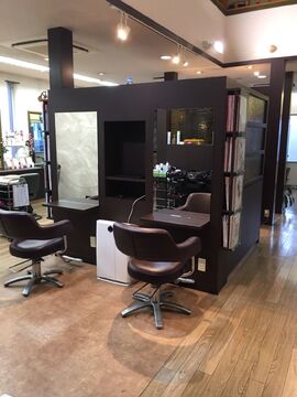 【中間】≪営業時間は18時まで・社会保険加入OK・短時間勤務OK≫お客様から世代を超えて愛される地域密着型サロン「東京堂美容室（トウキョウドウビヨウシツ）」からアシスタント（美容師）の求人☆☆