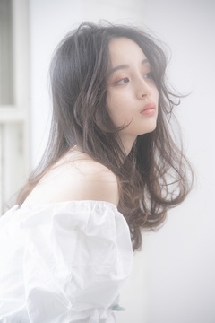 【大阪梅田】≪完全週休2日≫≪実働8時間の早番遅番制≫≪毎月平均30～50名以上の新規のお客様に入客可能≫≪フレックス制度あり≫≪産休育休実績多数≫≪社会保険完備≫≪スタイリストデビュー1年後で全員指名売上100万円超え≫関コレなどのバックヤードも入っています！年収1000万円超えのスタッフも在籍！「MAY.by Bonheur（メイバイボヌール）」からスタイリスト（美容師）の求人☆★