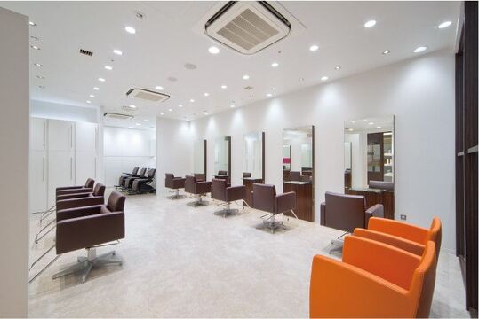 【鶴見】＜完全週休2日制＞＜社会保険完備＞などの抜群の待遇を整えるTAYAグループ☆それ以外にも入客チャンスが多く月給30万円以上の高収入も狙えます♪プライベートな時間もしっかり取れる！TAYA シァル鶴見店（タヤシァルツルミテン）からスタイリスト（美容師）の求人☆★