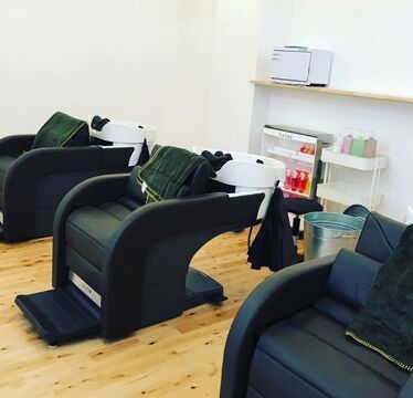 【下山門通り】≪社会保険完備・月休8日・土日祝の希望休OK≫フォトスタジオで本格的な撮影などクリエイティブな活動も行っているヘアサロン「shy by branch（シャイバイブランチ）」からスタイリスト（美容師）の求人☆★