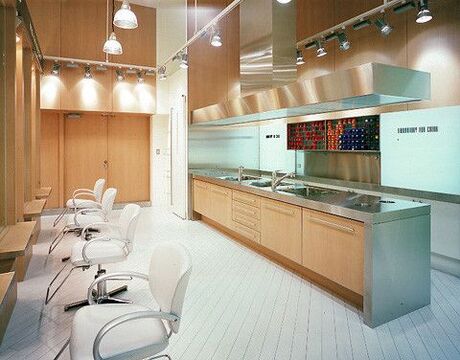 【津田沼】＜完全週休2日制＞＜社会保険完備＞＜入客チャンス◎＞などの待遇があり長く働けるTAYAグループ☆集客にもかなり力を入れているので月給30万円以上の高収入を稼ぐことも出来ます！TAYA イオンモール津田沼店（タヤイオンモールツダヌマテン）からスタイリスト（美容師）の求人☆★