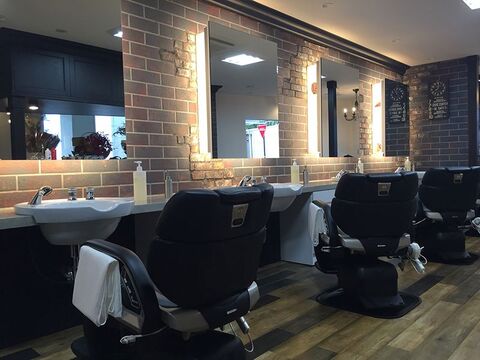 【西川原】≪社会保険完備≫≪月7日休み≫≪社員寮あり≫≪定期健康診断≫≪子供手当あり≫年4回の社内技術試験で確実に昇給、昇格できます！個室完備のリラクゼーションサロン「MIOSTYLE(s)原尾島店（ミオスタイルハラオジマテン）」からスタイリスト・アシスタント（理容師）の求人☆★