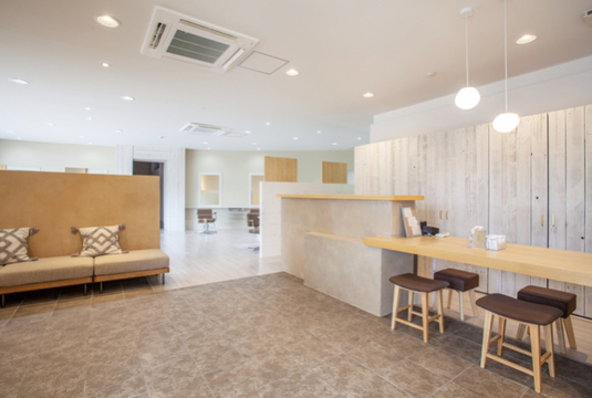 【栗東】≪第3日曜定休日≫≪月8～10日休み≫≪社会保険完備≫≪着付けも学べる≫≪営業時間内レッスン可能≫最短2年でデビュー可能！体とプライベートは大切にという考えのオーナーさんなので、無理なく働いていくことが可能！あなたの個性を生かしたオンリーワンの美容師さんに育ててくれますよ！「hair’s BEAU LiEn（ヘアーズ ボウ リアン）」からアシスタント(美容師)の求人☆★