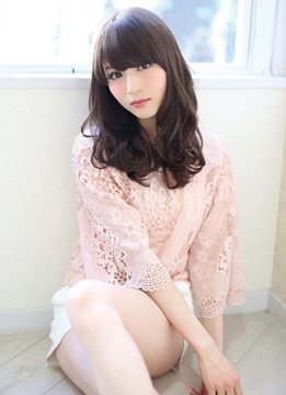 【京橋】≪社会保険完備≫≪完全週休2日制≫長く働きやすい環境が整っているため、離職率が低い！20代前半の若いお客様を中心に愛される、ナチュラルフェミニン系おしゃれサロン「JILL by GIEN（ジルバイジアン）」からアシスタント（美容師）の求人☆★☆