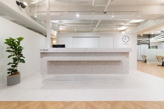 【河内小阪】≪デビューまで平均1年半≫≪集客数エリア 1≫≪完全週休2日≫≪土日休みは最大年4回OK≫≪最大10連休OK≫今の環境で中々お客様に入れない方は是非、お話を聞きに来てください！スタイリストとして活躍できる環境が整っています！「float 河内小阪（フロートカワチコサカ）」からアシスタント（美容師）の求人☆★☆