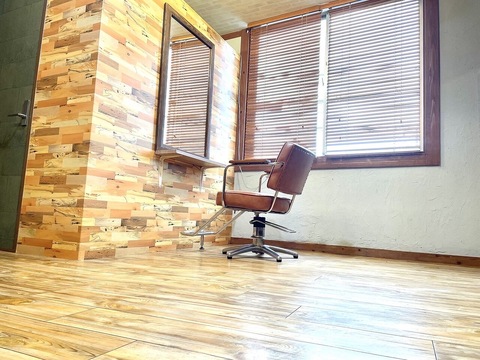 【JR尼崎】全力で美容師をやりたい方必見！！レッスンに力を入れ技術・理論はもちろん撮影やヘアーショーなどクリエイティブな活動にも力を入れています☆沢山のこだわりがあるトータルビューティーヘアサロンLUAU尼崎店（ルアウアマガサキテン）からアシスタント（美容師）の求人☆★