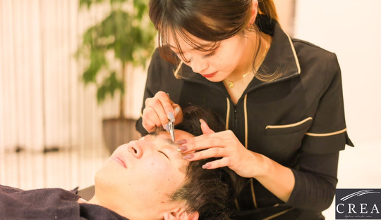 【堺筋本町】≪完全週休2日制≫≪特別休暇あり≫≪社会保険完備≫≪土日休み取得OK≫お休みが多く、プライベートも充実できる！研修制度や資格制度がしっかりしているため、未経験の方でも成長できる環境！「メンズ専用アイブロウサロンCREA（メンズセンヨウアイブロウサロンクレア）」からアイブロウリストの求人☆★