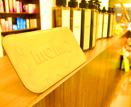 【小林】≪社会保険完備≫≪月給28万円〜≫≪完全週休2日制≫≪産休育休実績あり◎≫働きやすい環境が整っています！地元のお客様から愛され続ける働きやすいサロンです！ママさんも大歓迎「momp」からスタイリスト（美容師）の求人☆★☆