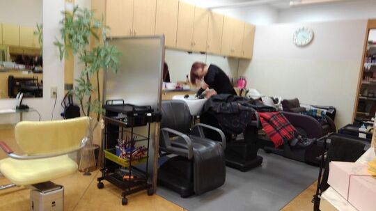 【伊丹駅】≪完全週休2日≫≪社会保険完備≫≪住宅手当あり≫≪20時までに退勤可能≫レッスンは営業時間内に行い、残業はほぼありません！アットホームな雰囲気も魅力的！SHIGE みやのまち店（シゲミヤノマチテン）からアシスタント（美容師）の求人☆★