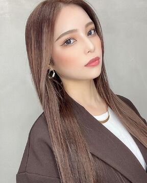 【京都駅】≪3名限定！！入社3ヶ月間フリー指名共に70％還元≫≪マンツーマンでの入客≫≪客層は20〜30代がメイン≫≪有名美容師から数ヶ月に1度技術講習あり≫≪30万円の最低保障給制度あり≫土日にはヘアセットのオーダーがかなり多いサロン！月に50万円以上も目指せるサロン！「SIUN.（シウン）」よりスタイリスト（美容師）の求人☆★