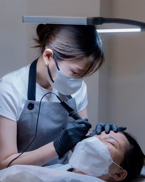 【心斎橋】≪社会保険完備≫≪完全週休2日制≫≪日曜定休≫≪実働8時間≫≪19時に退勤可能≫医療アートメイク専門サロン！施術前、施術後のお客様サポートを行うお仕事です！「Do'contour（ドゥコントア）」からレセプション（受付）の求人☆☆