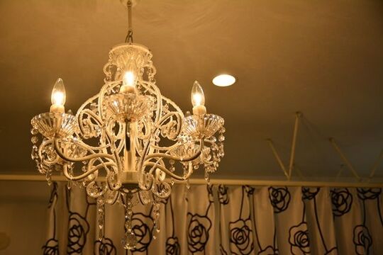 【津久野】≪社会保険完備≫駅前すぐのプライベートサロン！研修体制があるので未経験からでもプロのアイリストを目指す事ができますよ！「ate eyelash 津久野店（アテアイラッシュツクノテン）」からアイリスト（アイデザイナー・まつ毛エクステ）の求人☆☆