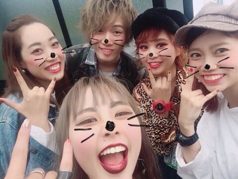 【河原町】≪月給23万円〜≫≪完全週休2日制≫≪土日休みOK≫≪社会保険完備≫ブリーチ比率はお客さんの半分以上！技術だけではなく、人間性も磨いていくことが可能！自然と人が集まるような美容師さんを目指しませんか ヘアケアに特化し、20代の女性を中心に高い支持を得ているサロン「W_Salon（ダブルアンダーバーサロン）」からスタイリスト（美容師）の求人☆★☆