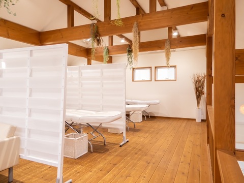 【JR倉敷】≪社会保険完備≫≪土日祝休み可能≫≪未経験・新卒生OK≫髪型・ネイル自由！融通が利くので働きやすい環境！未経験でもしっかり研修があるので安心！店長、幹部候補も大歓迎の「Eye’Care（アイケア）」からアイリスト（アイデザイナー・まつげエクステ）の求人☆☆