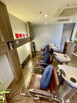 【福島駅】≪完全週休2日制≫≪営業時間中レッスン可能≫≪社会保険完備≫≪20時までに退勤可能≫頑張りによって1年半での早期デビューも可能！「AUFES（オーフェス）」よりアシスタント（美容師）の求人☆★