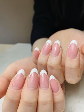 【銀座】≪完全週休2日制≫≪月給22万円スタート≫≪有給休暇あり≫圧倒的フォルムのキレイさでリピーター続出！！安定した待遇で高い技術を身に付けられるサロン「bio tope +（ビオトーププラス）」からネイリスト（ネイル）の求人☆★