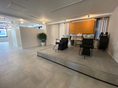 【堀江】≪完全週休2日制・有給休暇あり≫≪実働8時間≫≪社会保険完備≫デザインカラーが人気のヘアサロン！自己ブランディングによりSNSで発信する美容師へ！「SALT WATER 南堀江（ソルトウォーターミナミホリエ）」からスタイリスト（美容師）の求人☆★