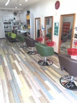 【高石綾園】「何でも気軽に話せるアットホームサロン」がコンセプトの「Cut House MG」からスタイリスト（美容師）の求人！！ご家族で来店されるお客様が多くフレンドリーな感覚で働けますよ☆★