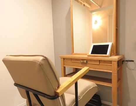 【鹿児島中央駅】≪完全週休3日制もOK・土日休み相談OK・社会保険完備・月給24万円保証・時短勤務OK≫還元率も高く収入、お休み共に充実できる環境です！髪質改善が強い完全予約制マンツーマンヘアサロン「ノンダメージサロン（R）鹿児島中央駅店（ノンダメージサロンカゴシマチュウオウエキテン）」からスタイリスト（美容師）の求人☆★