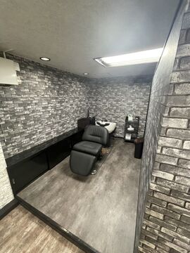 【鳴尾】≪正社員は月給25万円スタート！≫≪実働8時間≫≪毎週土日休みOK≫≪希望休月8日≫≪社会保険完備≫≪委託も最低保証給あり≫自由度が高く、働きやすさ抜群！入客チャンス豊富！！地域の方から大人気のヘアサロン「KATR（カトル）」からスタイリスト（美容師）の求人☆★