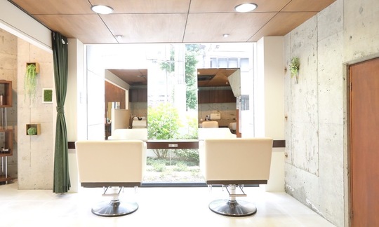 【西中島南方】≪月8日休み≫≪社会保険完備≫≪最短2年でデビュー可能≫あなたのペースでレッスンカリキュラムを進めることも可能！営業時間内レッスンで効率よく学べます！「ROCK WORK ORANGE 西中島店（ロックワークオレンジニシナカジマテン）」からアシスタント（美容師）の求人☆☆