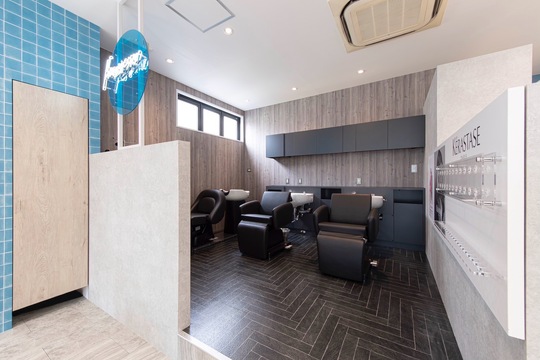 【高崎駅】◆社会保険完備・実働8時間・土日休み可能・産休育休実績あり・高歩合率◆入客チャンスが多く、顧客がいない方でもご安心ください！プレイヤーとして活躍するのはもちろん、ハサミを置いても活躍できるポジションなど、セカンドキャリアとして様々な選択ができます！「flammeum 高崎（フラミュームタカサキ）」からスタイリスト（美容師）の求人☆★