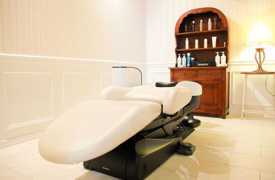 【新潟駅】◆19時退勤可能・残業手当あり・月8日休み・有給休暇あり・社会保険完備◆美容師としてしっかりスキルアップできる環境を整えています！エリア高水準な労働環境が人気「LUVISM 新潟店（ラヴィズムニイガタテン）」よりアシスタント（美容師）の求人☆★