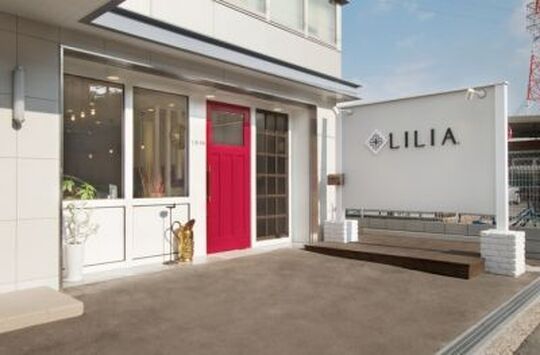 【北花田】≪社会保険完備≫≪完全週休2日制≫≪平均19時退社≫≪入客チャンスあり≫ヘアケアにこだわって、お客様一人ひとりと関わっていきます！ナチュラル可愛い系サロン「LILIA. （リリア）」からジュニアスタイリスト（美容師）の求人☆★