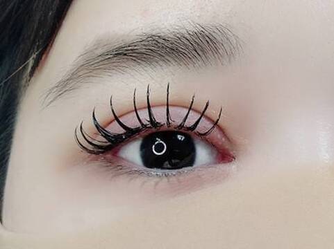 【門真市駅】経験などに応じて週1日、1日3時間～相談OK！！ママさんもお気軽にご相談ください！！≪未経験OK≫≪社会保険完備≫≪次世代まつエク「LEDエクステ」導入≫≪髪色ネイル自由≫カウンセリングを重視した接客でクチコミはエリアトップ！！！「Eyes Cream（アイズ クリーム）」からアイリスト（まつげエクステ・まつげパーマ）の求人☆☆