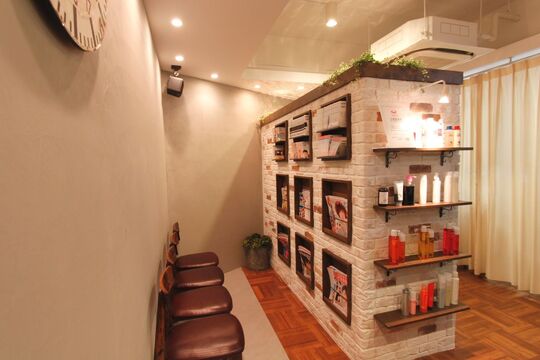 【福島】≪公休で日祝休みOK≫≪社会保険あり≫「周りがいい人ばかりで仕事が楽しい！」そんなお店でスタイリストを目指しませんか？デザインからケアまでお任せの「Brick（ブリック）」からアシスタント（美容師）の求人☆★☆