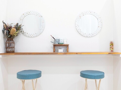 【JR郡山駅】≪未経験・新卒生大歓迎≫≪完全週休2日制≫≪社会保険完備≫≪土日休みOK≫≪半個室≫最新商材を幅広く取り揃え、お一人おひとりに合わせた施術が可能です。1〜2ヶ月でアイリストデビューが目指せます！「Marine eye（マリンアイ）」からアイリスト（まつげエクステ・まつげパーマ・アイブロウ）の求人☆☆