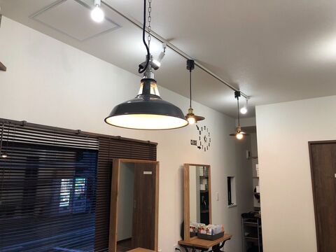 【蛸地蔵駅前】≪社会保険完備≫編み込みなどがないので早朝深夜の勤務もナシ！プライベートも充実させられる、アットホームな地域密着サロン「Hair Ciku-taku（ヘアーチクタク）」からアシスタント（美容師）の求人★☆