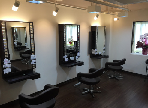 【JR尼崎】≪正社員・パートから選択OK≫≪産休育休取得実績あり≫≪完全週休2日≫≪土曜休みOK≫≪月給25万円＋歩合≫入客チャンスあり！一人一人のお客様にしっかり関われます！地域密着型の少人数制サロン「hair care salon Schon（ヘアケアサロンシェーン）」からスタイリスト（美容師）の求人☆★