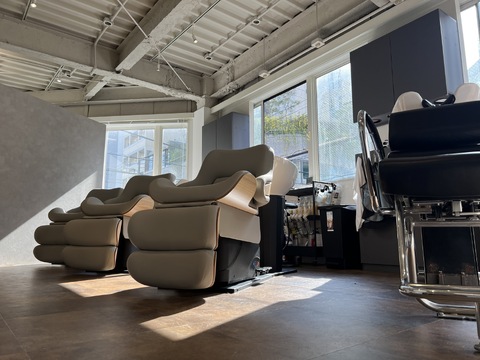 【南堀江】≪2025年8月～10月入社の方限定！月給22.5万円～！≫≪未経験、通信生、新卒生歓迎≫≪社会保険完備≫≪土日休みOK≫≪個性を伸ばすレッスン環境≫≪休憩1時間保障≫≪SNS集客サポート≫スタッフ一人一人の個性に合わせたカリキュラムを一緒に考えていきます！楽しく長く働けるサロンを一緒に作りましょう！「jiire（ジーレ）」からアシスタント（美容師）の求人☆★