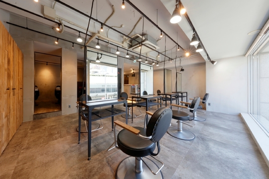 【茶屋町】トレンドスタイルを発信する人気メンズヘアサロン！≪フリー45〜50％／指名50〜75％還元≫≪保障給あり≫≪自由出勤制≫メンズスタイルが得意な方にオススメ！！！「mens salon Gaudi 梅田茶屋町店（メンズサロンガウディウメダチャヤマチテン）」からスタイリスト（美容師）の求人★★