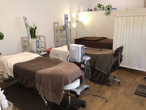 【西向日】≪1日5時間〜相談OK≫≪研修中も給与あり≫≪ジュビラン化粧品加盟店≫お客様のお悩みに併せてメニューを組み合わせOK！自分のファンをつくれるお仕事です！「エステティックジュビランマカリィ（エステティックジュビランマカリィ）」からエステティシャンの求人☆☆