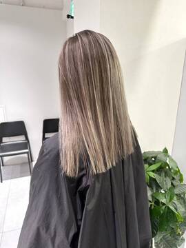 【喜連瓜破】≪未経験・通信生・新卒生歓迎≫≪社会保険完備≫≪最短1年でスタイリストデビュー可能≫≪ウィッグ代半額負担≫≪独立支援あり≫カラー特化型サロン！ハイトーンなどのデザインカラーが人気！充実した教育体制でしっかり学び、成長したい方必見！「Luis 瓜破（ルイスウリワリ）」からアシスタント（美容師）の求人★☆