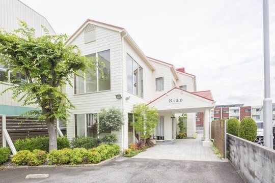 【徳重】好条件サロン！《産休、育休あり》《年1回9連休取得可能》《社保完備》《年間休日112日》「HAIR＆ESTHE Rian tokushige（ヘアーアンドエステ リアン トクシゲ）」からエステティシャンの求人★★