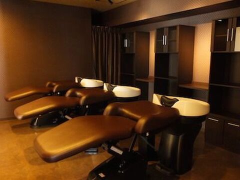 【栄】≪売上の50〜65%還元≫≪単価8000円以上≫≪有名メーカーの薬剤メイン≫しっかりお客様との時間をとれる！なのでリピート率も高く単価も上げやすい♪美容師としてやり甲斐があり稼げるサロンです！「LOUIMADNA（ルイマダーナ）」からスタイリスト（美容師）の求人★☆