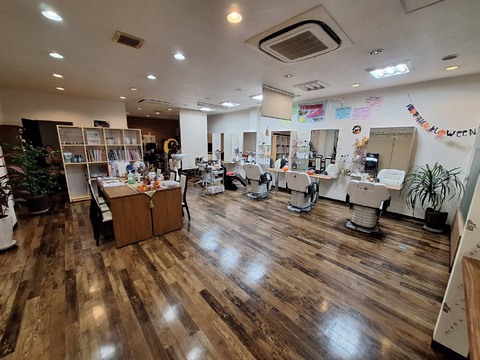 【大和西大寺】≪未経験でもOK≫≪16時までの勤務＆平日のみの勤務OK≫≪営業時間内のレッスンも可能≫シフト等柔軟に相談に乗っていただける環境の為、お子様がいらっしゃる方も安心！地域密着の落ち着いたサロンで働いてみませんか？「RYZE（リージェ）」からアシスタント（美容師）の求人☆★