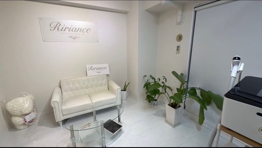 【難波】エステティシャンの経験を活かしたい！SNSを活用して自分のファンを増やしたい！そんな方にオススメの脱毛＆ピーリング専門店「Ririance（リリアンス）」からエステティシャン（エステ）の求人☆☆