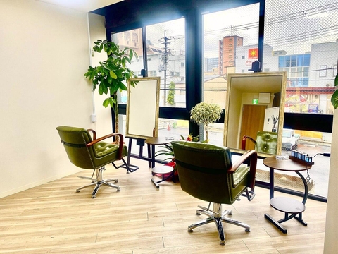 【布施駅】◆正社員or業務委託・社会保険完備・最低保障給あり・土日休み相談可・高単価・独立支援あり◆デザインカラーと髪質改善が人気のサロン！しっかり働いて稼ぎたい方、技術を磨いて成長したい方歓迎！「Lycnus（リクノス）」からスタイリスト（美容師）の求人★☆