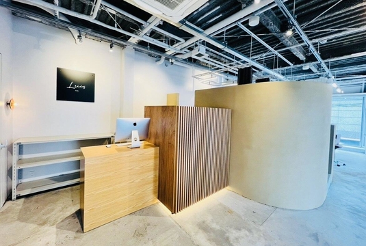 【近鉄奈良】≪社会保険完備≫≪最低保障給あり≫≪高単価≫≪独立支援あり≫ハイトーンなどのデザインカラーと髪質改善が人気のサロン！文句なしの教育体制でしっかり学んで成長したい方必見！「Luis 奈良（ルイスナラ）」からスタイリスト（美容師）の求人☆★