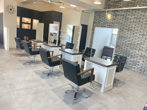 【上新庄】≪社会保険完備≫≪最低保障給あり≫≪土日休み相談可≫≪高単価≫≪独立支援あり≫デザインカラーと髪質改善が人気のサロン！ガッツリ働いて稼ぎたい方、技術を磨いて成長したい方歓迎！「Uni.（ユニ）」からスタイリスト（美容師）の求人★☆