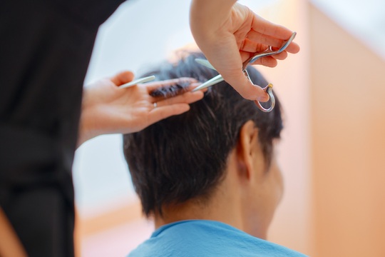 【イオン原店】≪完全週休二日制OK・高月給スタート・社保完備≫毎年昇給・産休育休・有給休暇あり！！長くお仕事できる環境のカット専門店「サンキューカット イオン原店（サンキューカットイオンハラテン）」からスタイリスト（美容師・理容師）の求人★☆