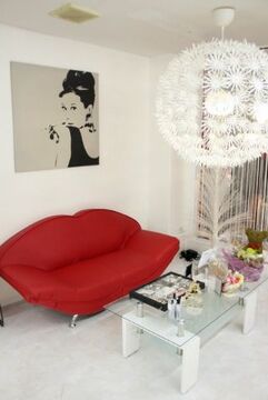 【摂津富田】≪社会保険完備≫≪指名料550円全額バック≫≪休憩1時間≫お子様がいる方や主婦の方も活躍中！！働くママさんにおすすめのサロン「NAILICIOUS（ネイリシャス）」からネイリスト（ネイル）の求人☆☆