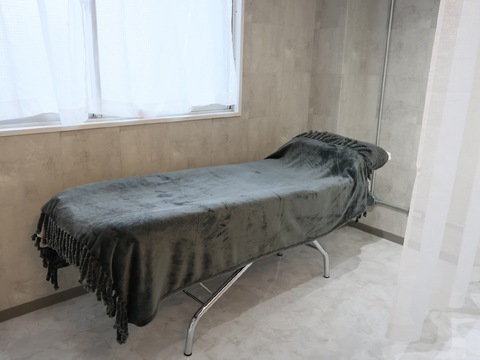 【天王寺】≪16時までの勤務可能≫≪髪色・ネイル自由≫≪男女を問わず応募歓迎≫≪未経験OK≫≪ママさんの応募歓迎≫スクール併設、技術をしっかり学べます！「Nail&Eye salon ruru（ネイルアンドアイサロンルル）」からネイリスト（ネイル）の求人☆★